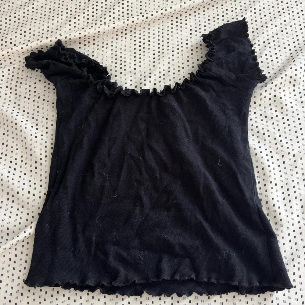 Brandy Melville Black Ruffled Sleeveless Crop Top